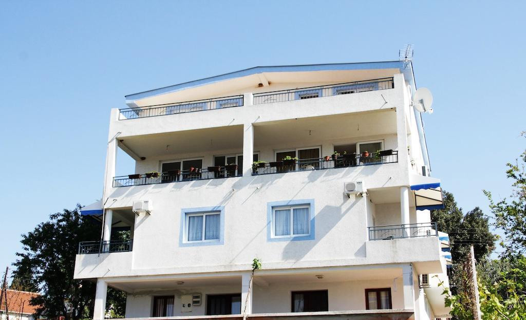 Apartments Ajla Utjeha Luaran gambar