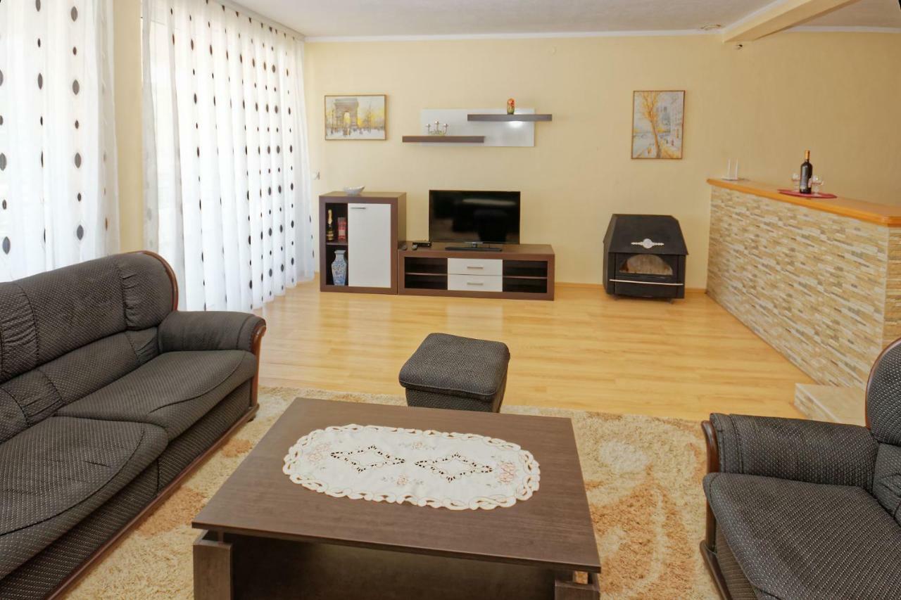 Apartments Ajla Utjeha Luaran gambar
