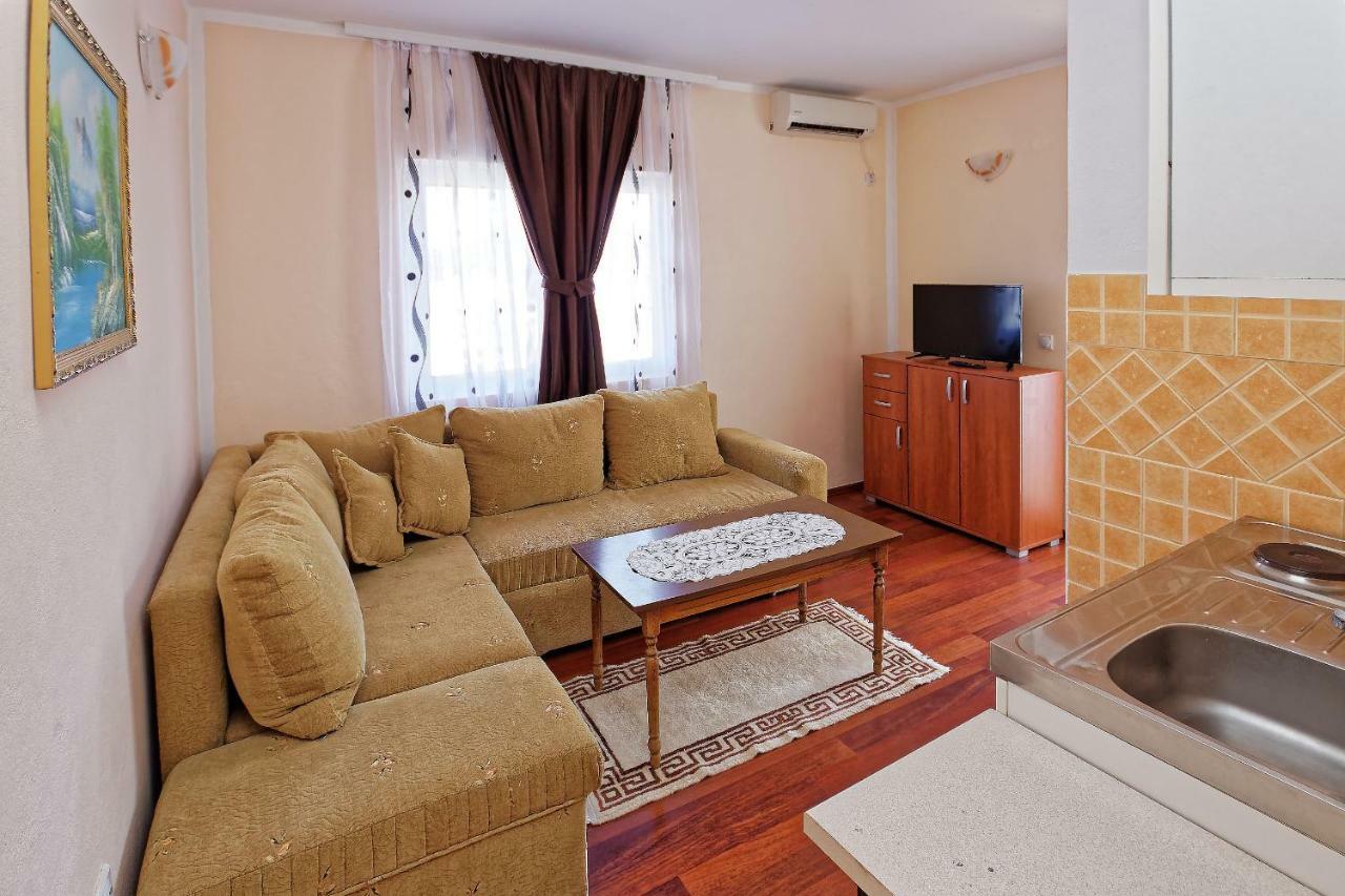 Apartments Ajla Utjeha Luaran gambar